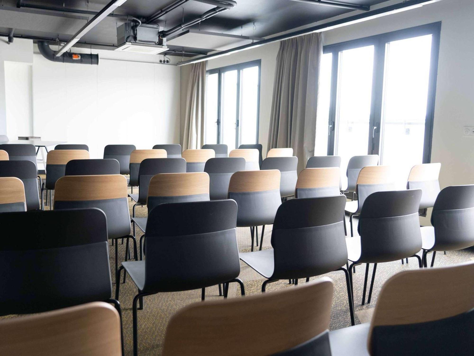 Ibis Styles Centre Gare Hotel 3*